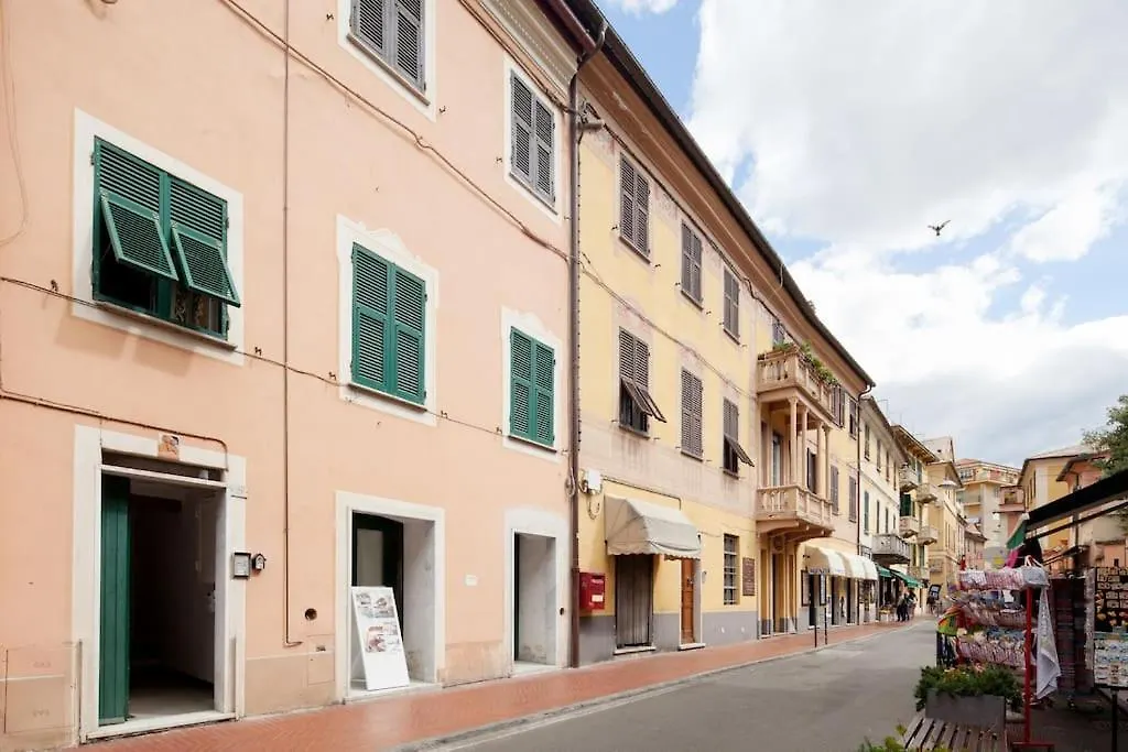 Apartment Beatrice Nel Centro Di Levanto